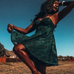 Green ENTRY flare knee length dress SIZE S